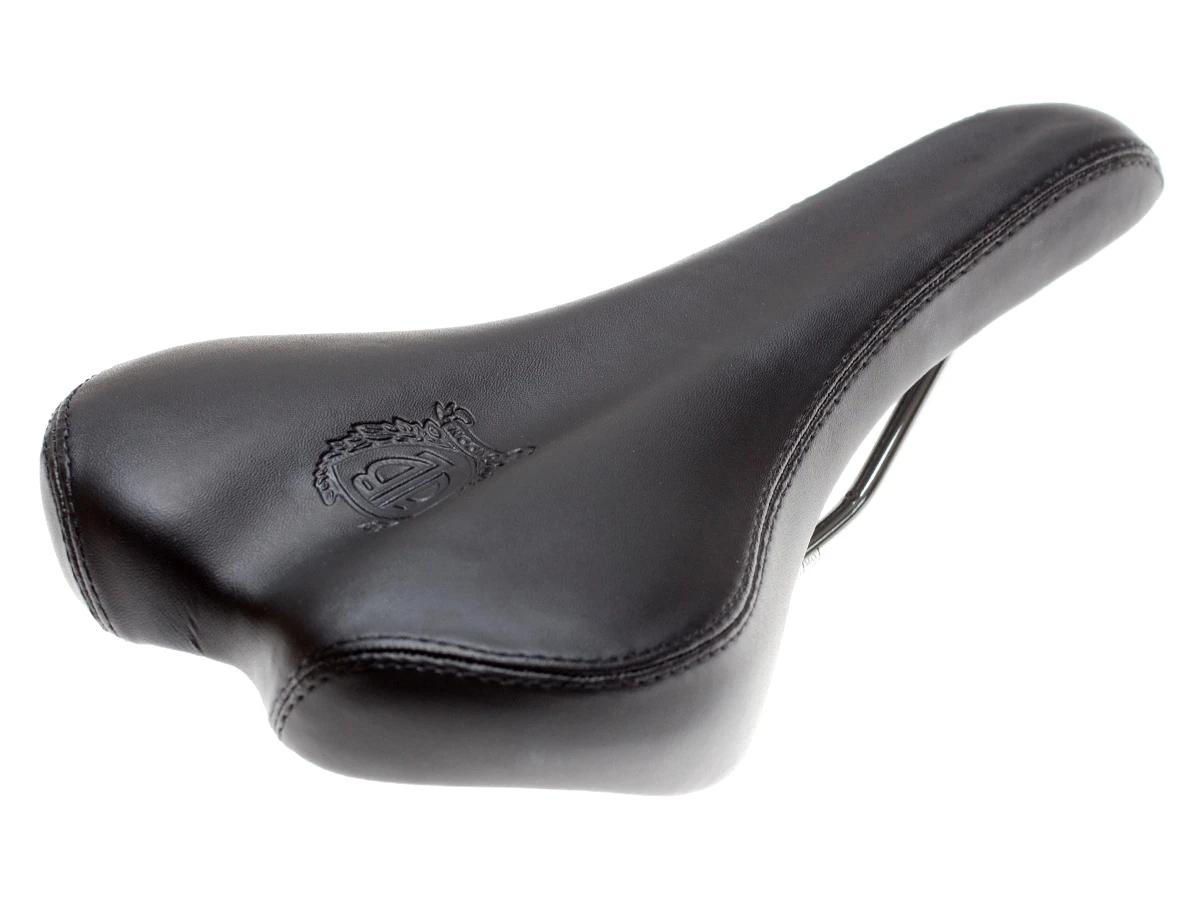 BLB Curve Race Saddle - Black 6 BLB Curve Race Saddle - Black - Image 4