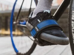 Fyxation Gates Pedal With Strap Kit - Pink/Black -Brick Lane Bikes Shop 0042556 fyxation gates pedal with strap kit pinkblack